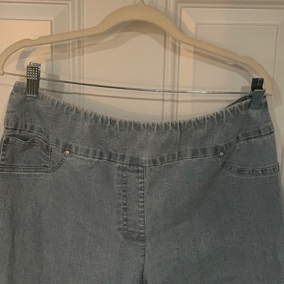 Ruby Rd. Light Blue Denim Capris - Picture 2 of 15